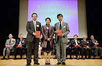 Prof. Charlie C.L. WANG, Associate Professor, Department of Mechanical and Automation Engineering, CUHK (left) receives his award certificate from Mrs. Cherry TSE LING Kit-ching